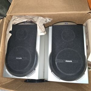 Set of Philips Speakers